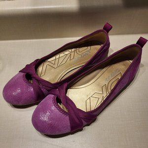 DKNY Mahdi Ballet Flats sz 8